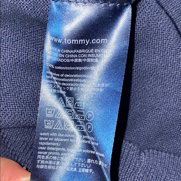 Tommy Hilfiger Men’s Signature V-Neck Sweater - Picture 4 of 4